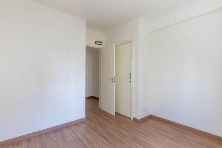 Apartamento à venda com 180m², 4 quartos e 4 vagas Apartamento à venda com 180m², 4 quartos e 4 vagasSuíte 2