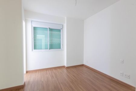 Apartamento à venda com 180m², 4 quartos e 4 vagas Apartamento à venda com 180m², 4 quartos e 4 vagasSuíte 3