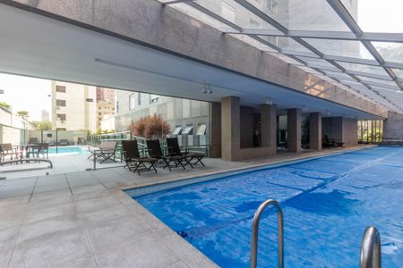 Apartamento à venda com 180m², 4 quartos e 4 vagas Apartamento à venda com 180m², 4 quartos e 4 vagasPiscina Coberta