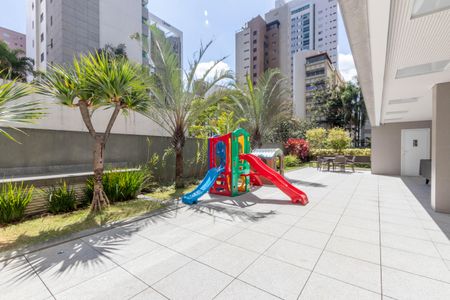 Apartamento à venda com 180m², 4 quartos e 4 vagas Apartamento à venda com 180m², 4 quartos e 4 vagasÁrea comum - Playground