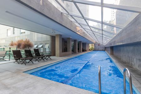 Apartamento à venda com 180m², 4 quartos e 4 vagas Apartamento à venda com 180m², 4 quartos e 4 vagasPiscina Coberta