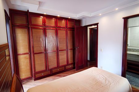 Casa à venda com 310m², 4 quartos e 2 vagas Casa à venda com 310m², 4 quartos e 2 vagasquarto 1 suite