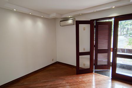 Casa à venda com 310m², 4 quartos e 2 vagas Casa à venda com 310m², 4 quartos e 2 vagasquarto 3 suite