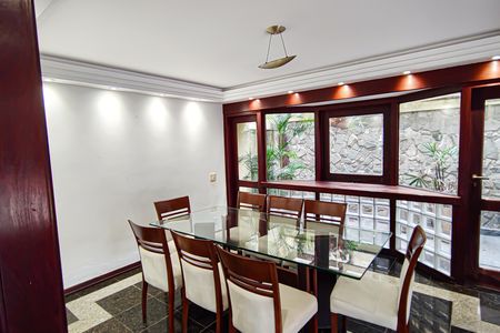 Casa à venda com 310m², 4 quartos e 2 vagas Casa à venda com 310m², 4 quartos e 2 vagassala 2