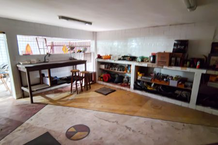 Casa à venda com 310m², 4 quartos e 2 vagas Casa à venda com 310m², 4 quartos e 2 vagasoficina