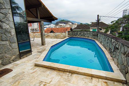 Casa à venda com 310m², 4 quartos e 2 vagas Casa à venda com 310m², 4 quartos e 2 vagaspiscina