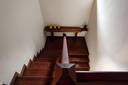 Casa à venda com 310m², 4 quartos e 2 vagas Casa à venda com 310m², 4 quartos e 2 vagasescada