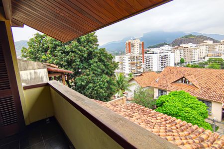 Casa à venda com 310m², 4 quartos e 2 vagas Casa à venda com 310m², 4 quartos e 2 vagasquarto 2 suite