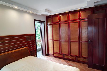 Casa à venda com 310m², 4 quartos e 2 vagas Casa à venda com 310m², 4 quartos e 2 vagasquarto 1 suite