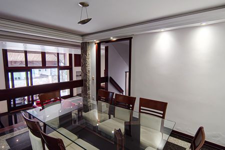 Casa à venda com 310m², 4 quartos e 2 vagas Casa à venda com 310m², 4 quartos e 2 vagassala 2