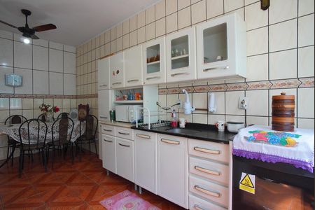 Casa à venda com 154m², 3 quartos e 2 vagasCozinha