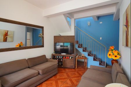 Casa à venda com 154m², 3 quartos e 2 vagasSala