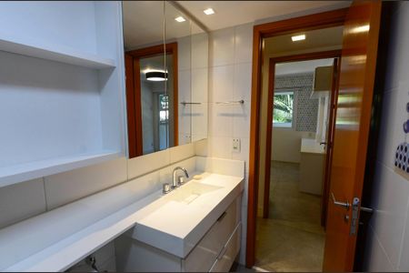 Apartamento à venda com 85m², 3 quartos e 1 vaga Apartamento à venda com 85m², 3 quartos e 1 vagaBanheiro Social