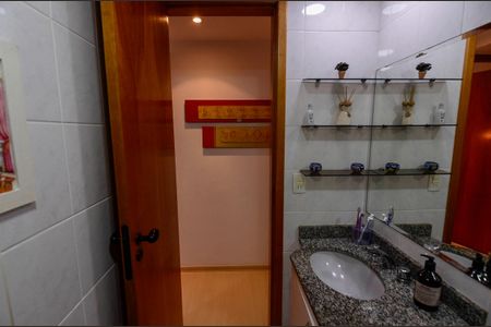 Apartamento à venda com 88m², 3 quartos e 1 vaga Apartamento à venda com 88m², 3 quartos e 1 vagaBanheiro Social