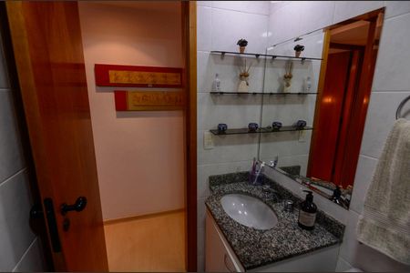 Apartamento à venda com 88m², 3 quartos e 1 vaga Apartamento à venda com 88m², 3 quartos e 1 vagaBanheiro Social