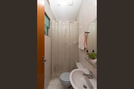 Casa à venda com 190m², 3 quartos e 5 vagas Casa à venda com 190m², 3 quartos e 5 vagasBanheiro de Serviço