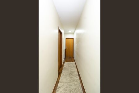 Casa à venda com 190m², 3 quartos e 5 vagas Casa à venda com 190m², 3 quartos e 5 vagasCorredor