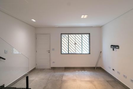 Sala de casa de condomínio para alugar com 2 quartos, 87m² em Vila Guilhermina, São Paulo