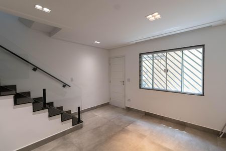 Sala de casa de condomínio para alugar com 2 quartos, 87m² em Vila Guilhermina, São Paulo