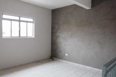 Sala de casa para alugar com 2 quartos, 200m² em Vila Yolanda, Osasco