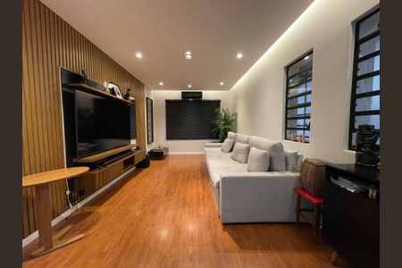 Casa à venda com 125m², 4 quartos e 2 vagasSala