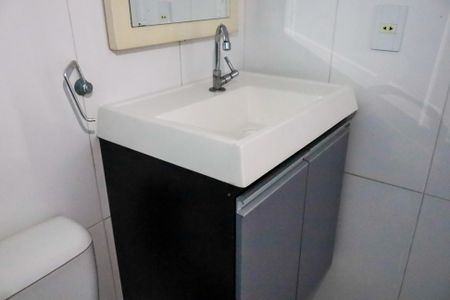 Apartamento à venda com 42m², 2 quartos e 1 vaga Apartamento à venda com 42m², 2 quartos e 1 vagaBanheiro