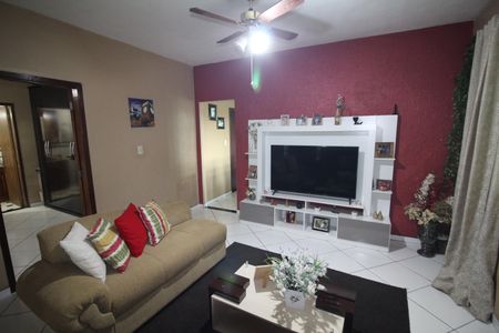 Sala de casa à venda com 5 quartos, 511m² em Lindéia, Contagem