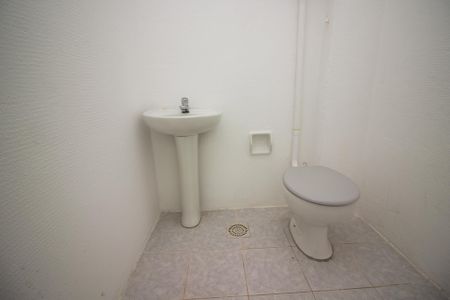 Apartamento para alugar com 110m², 2 quartos e sem vaga Apartamento para alugar com 110m², 2 quartos e sem vagaBanheiro de serviço