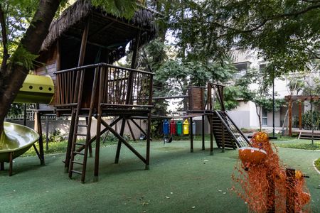 Apartamento à venda com 95m², 3 quartos e 2 vagasÁrea comum - Playground