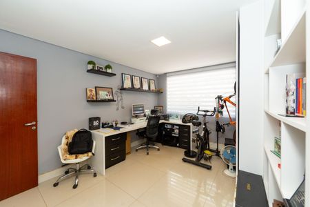 Casa de condomínio à venda com 5000m², 5 quartos e 4 vagas Casa de condomínio à venda com 5000m², 5 quartos e 4 vagasSuíte 3