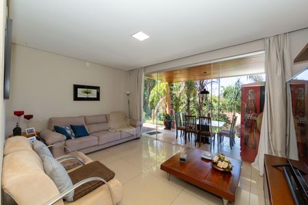 Casa de condomínio à venda com 5000m², 5 quartos e 4 vagas Casa de condomínio à venda com 5000m², 5 quartos e 4 vagasSala 2
