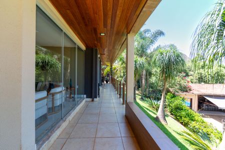 Casa de condomínio à venda com 5000m², 5 quartos e 4 vagas Casa de condomínio à venda com 5000m², 5 quartos e 4 vagasVaranda