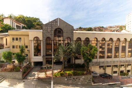 Apartamento à venda com 90m², 2 quartos e 1 vaga Apartamento à venda com 90m², 2 quartos e 1 vagaVista do Quarto