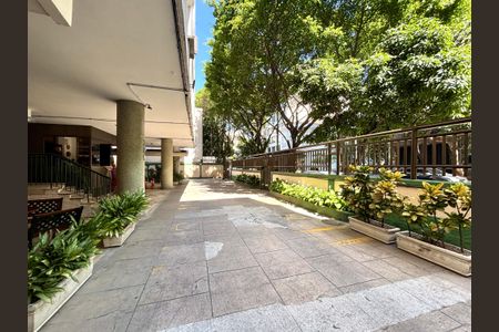 Apartamento à venda com 70m², 2 quartos e sem vaga Apartamento à venda com 70m², 2 quartos e sem vagaPortaria