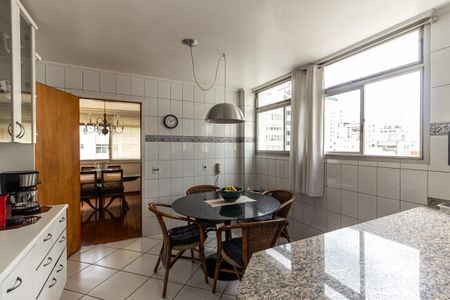 Apartamento à venda com 240m², 4 quartos e 2 vagasCozinha