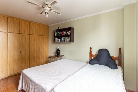 Apartamento à venda com 240m², 4 quartos e 2 vagasQuarto 2