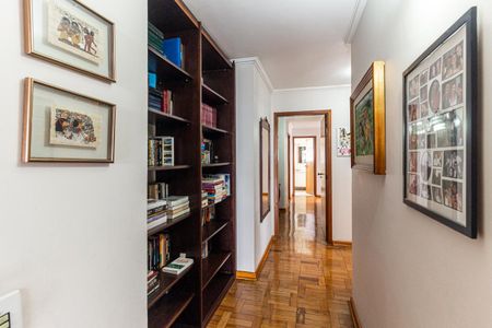 Apartamento à venda com 240m², 4 quartos e 2 vagasCorredor