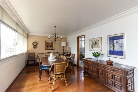 Apartamento à venda com 240m², 4 quartos e 2 vagasSala