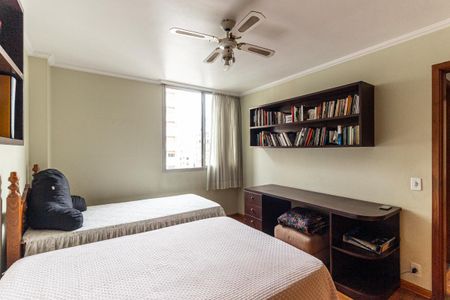 Apartamento à venda com 240m², 4 quartos e 2 vagasQuarto 2