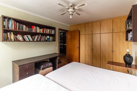 Apartamento à venda com 240m², 4 quartos e 2 vagasQuarto 2