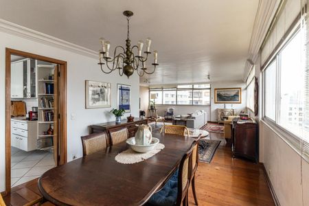 Apartamento à venda com 240m², 4 quartos e 2 vagasSala