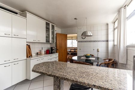 Apartamento à venda com 240m², 4 quartos e 2 vagasCozinha