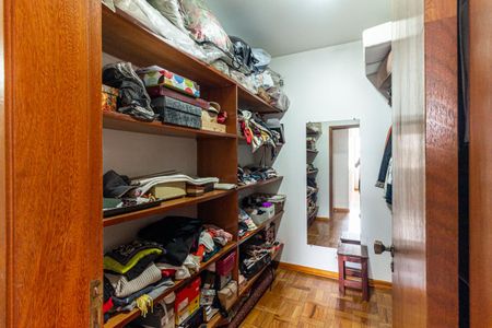 Apartamento à venda com 240m², 4 quartos e 2 vagasCloset da Suíte