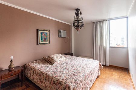 Apartamento à venda com 240m², 4 quartos e 2 vagasQuarto da Suíte