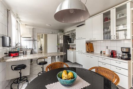 Apartamento à venda com 240m², 4 quartos e 2 vagasCozinha