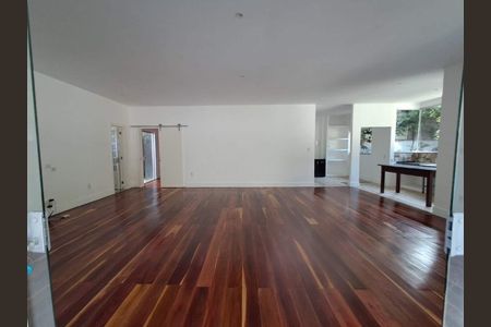 Casa à venda com 4 quartos, 206m² em Vargem Grande, Rio de Janeiro