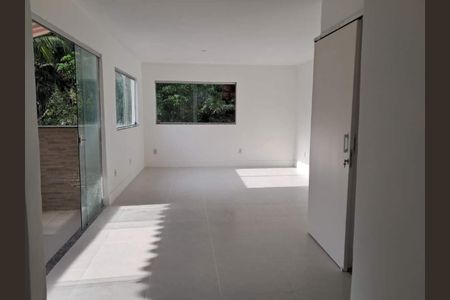 Casa à venda com 4 quartos, 206m² em Vargem Grande, Rio de Janeiro