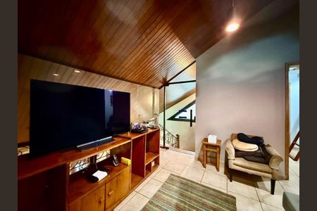 Casa à venda com 4 quartos, 316m² em Vila Madalena, São Paulo