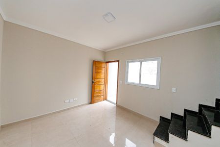 Casa à venda com 67m², 2 quartos e 3 vagas Casa à venda com 67m², 2 quartos e 3 vagasSala
