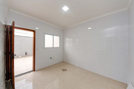 Casa à venda com 67m², 2 quartos e 3 vagas Casa à venda com 67m², 2 quartos e 3 vagasCozinha